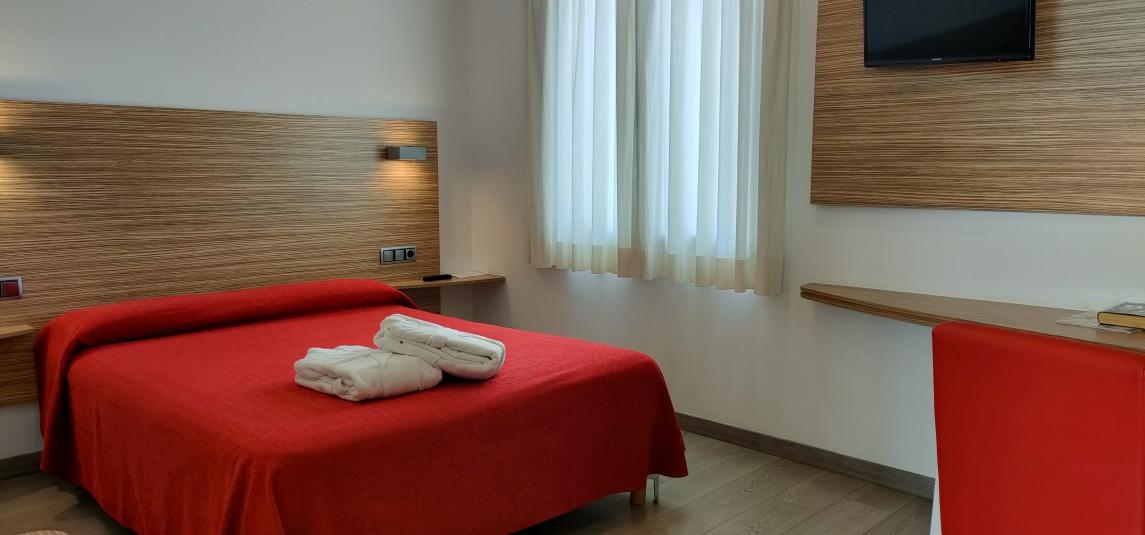 Suite Àtic amb terrassa privada davant del mar