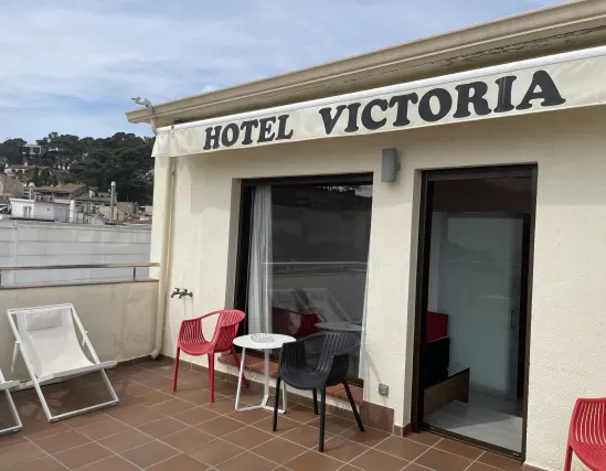 Suite Àtic amb terrassa privada davant del mar